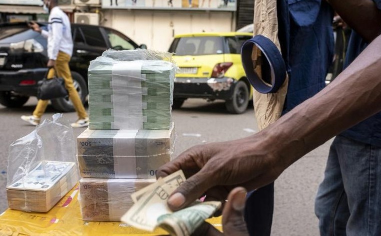 Échange entre Francs Congolais et Dollars