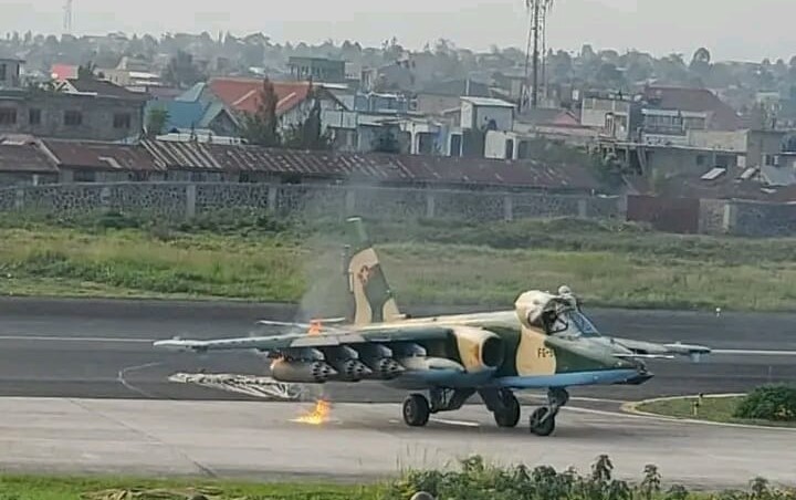 Le Rwanda cible un avion de chasse congolais, accusé d'avoir survolé son espace aérien