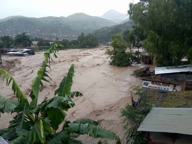 Plusieurs dégâts matériels et Humains enregistrés après les fortes pluies dans le groupement Buzi 