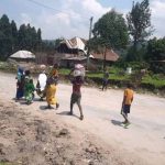 Photos d'illustration :Les femmes et enfants fuient les affrontements dans un village à Rutshuru