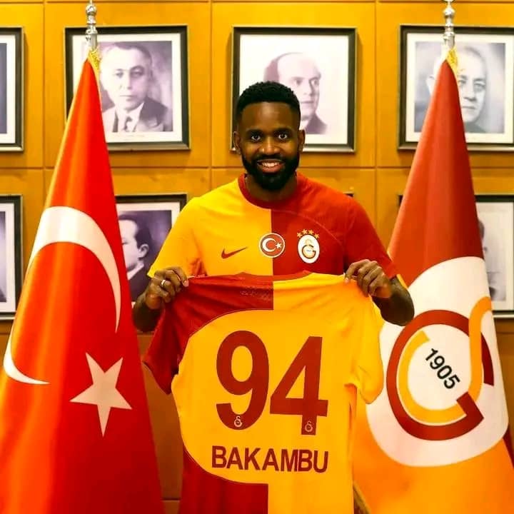 L'attaquant international congolais Cédric Bakambu s'est engagé avec Galatasaray
