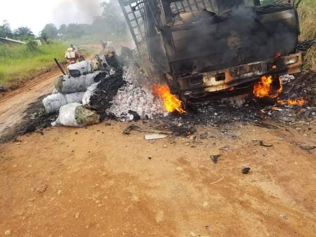 Au village Masiliko, les ADF pillent et incendient un véhicule