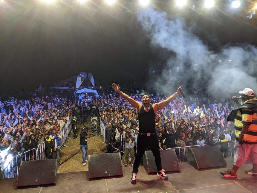 L'artiste rappeur de Goma JKM Rambo a mis tout le monde d'accord au Festival du Rap et Slam à Bukavu