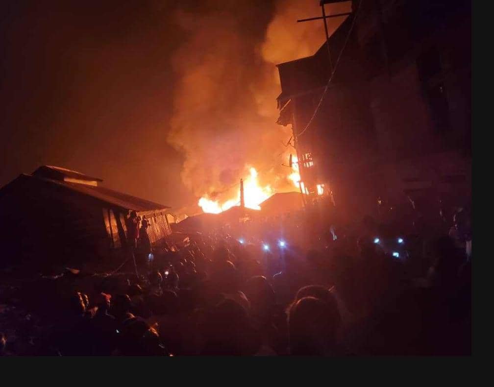 Un incendie s'est déclaré la nuit de mardi au mercredi 19juillet à Lugushwa dans le territoire de Mwanga