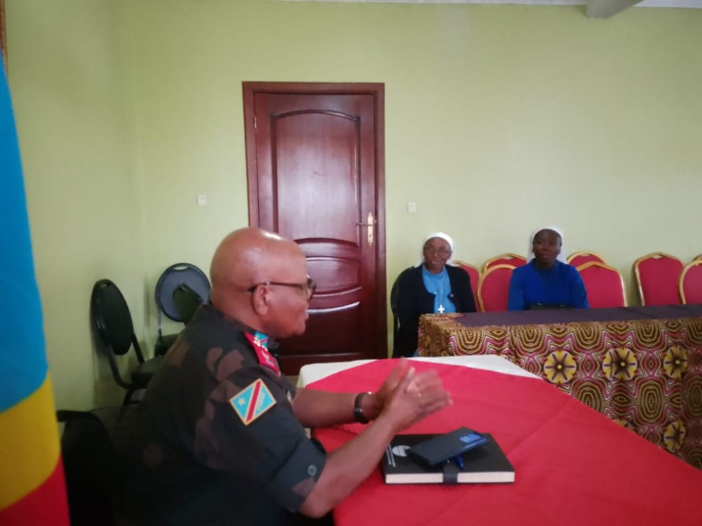 Le gouverneur Constant NDIMA KONGBA préside une réunion du comité de sécurité à Beni
