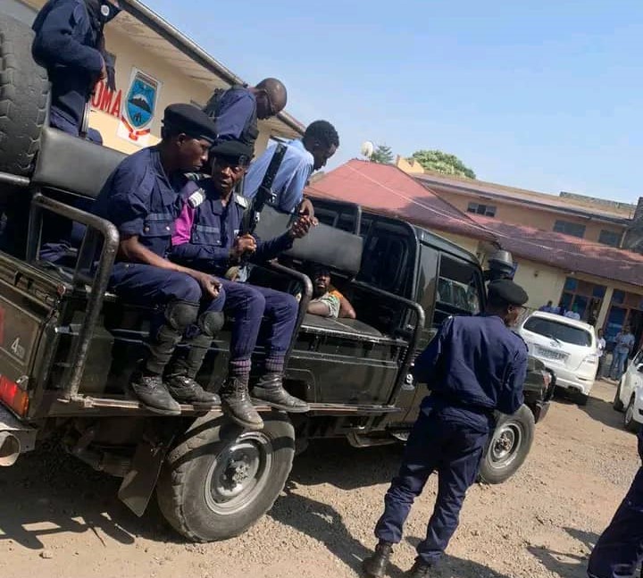 Les policiers de la mairie de Goma dans une Jeep