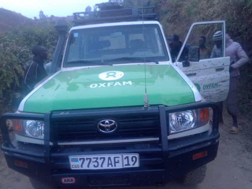 Vehicule Land Cruiser de l'OXFAM au sud-kivu