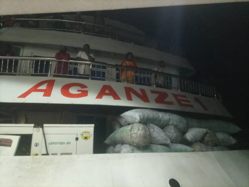 Le bateau aganze 1en provenance de Bukavu a fini sa trajectoire dans un champ situé à monvu à idjwi Sud
