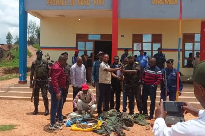 Le PDDRC-S remet au bureau de la commune de Kirumba 3 armes, 6 explosifs et des effets militaires