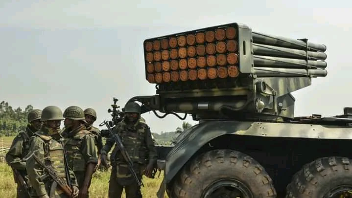 Engin militaire des FARDC dans la foret en ituri image d'illustration