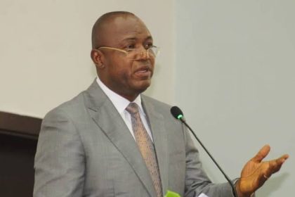 Une plénière convoquée ce mercredi pour l’examen de la motion de défiance contre le gouverneur de Kinshasa gentiny Ngobila