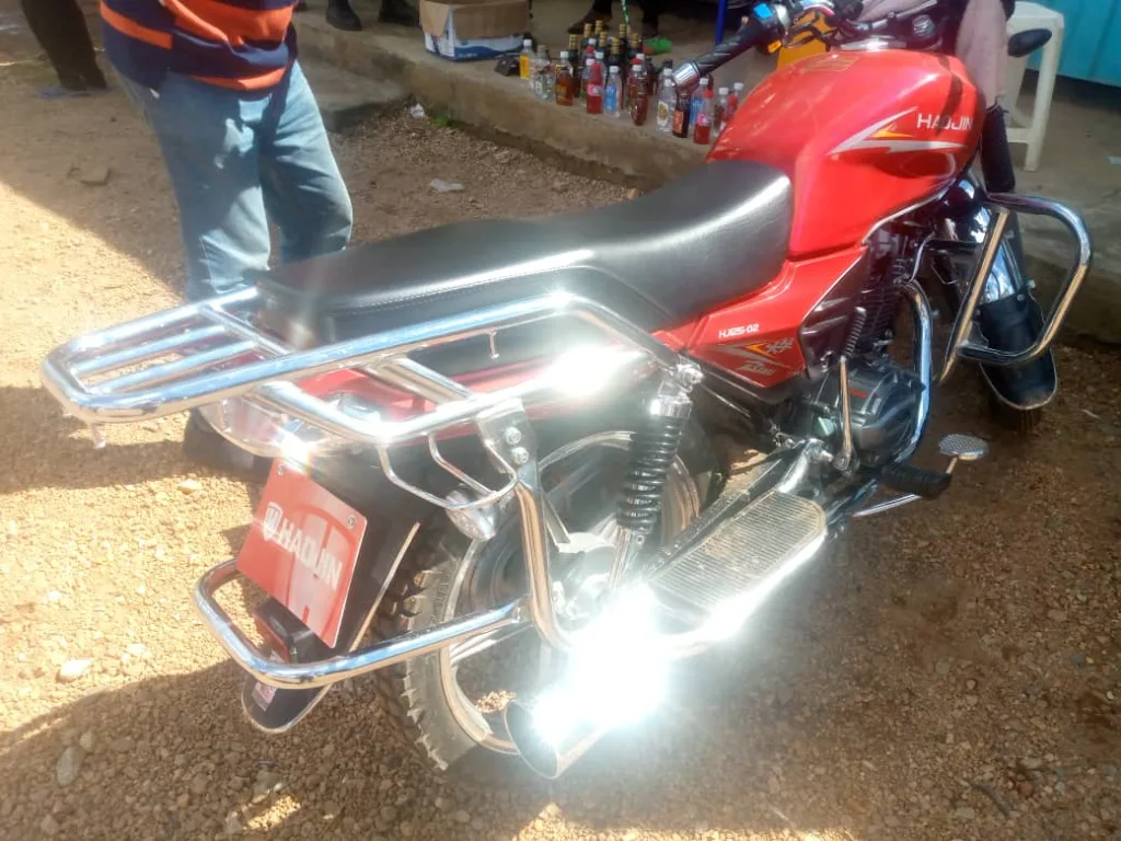 Une moto et des boissons fortement alcoolisées, interceptées par la police à Beni