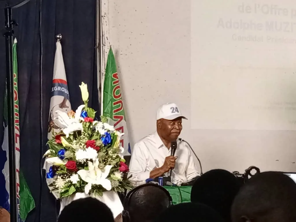 Adolphe MUZITO candidat à la présidentielle devant la presse