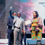 L'artiste Congolais du Gospel, Norbert Mosheing de l'Église adventiste du 7ᵉ jours a été primé d'un prix d'excellence dans la musique.