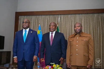 Le président Félix Antoine Tshisekedi Tshilombo et ses homologues Cyril Ramaphosa (Afrique du Sud) et Evariste Ndayishimiye (Burundi) ont tenu une réunion tripartite sur le déploiement des troupes de la SADC
