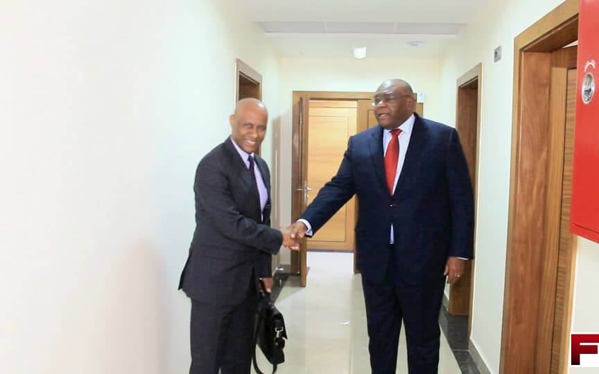 L’ambassadeur de l'État d'Israël accrédité à Kinshasa, Shimon Solomon, est reçu en audience par le vice-Premier ministre, ministre de la Défense nationale Jean-Pierre Bemba Gombo.