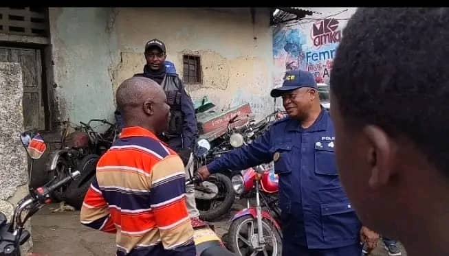 Le maire restitue des motos volées aux propriétaires par des bandits