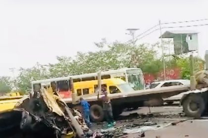 Au moins 13 mort et 4 blessé dans une Collision mortelle entre un camion remorque et un bus au quartier Badara