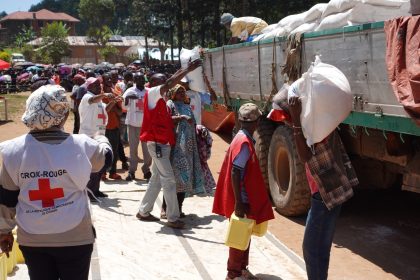 Le CICR suspend l’aide alimentaire à Kanyabayonga suite aux combats entre les FARDC et le M23