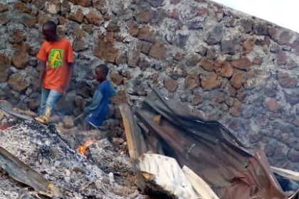 Deux Enfants Périssent dans un Incendie à Ndosho