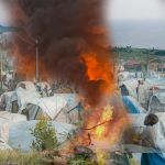 Des cabanes de déplacés de guerre en feu à Mugunga
