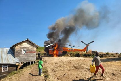 Un Hélicoptère du Programme Alimentaire Mondial Prend Feu Lors de l'Atterrissage