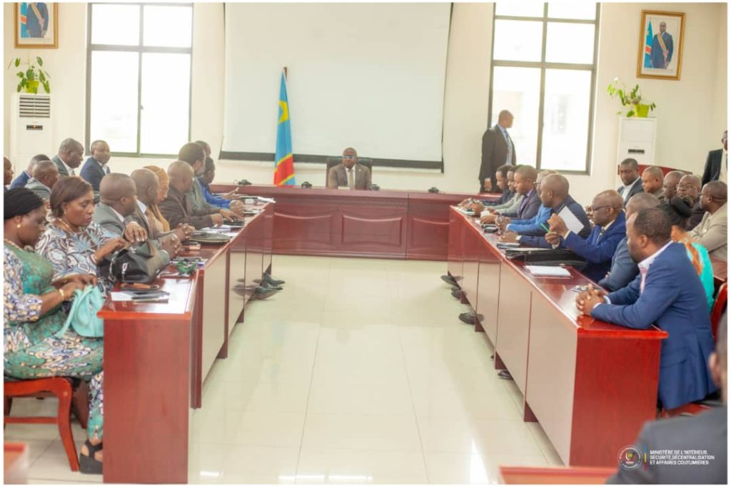 Jacquemin Shabani conduit une réunion stratégique avec les députés du Nord-Kivu en vue de renforcer la sécurité de cette province